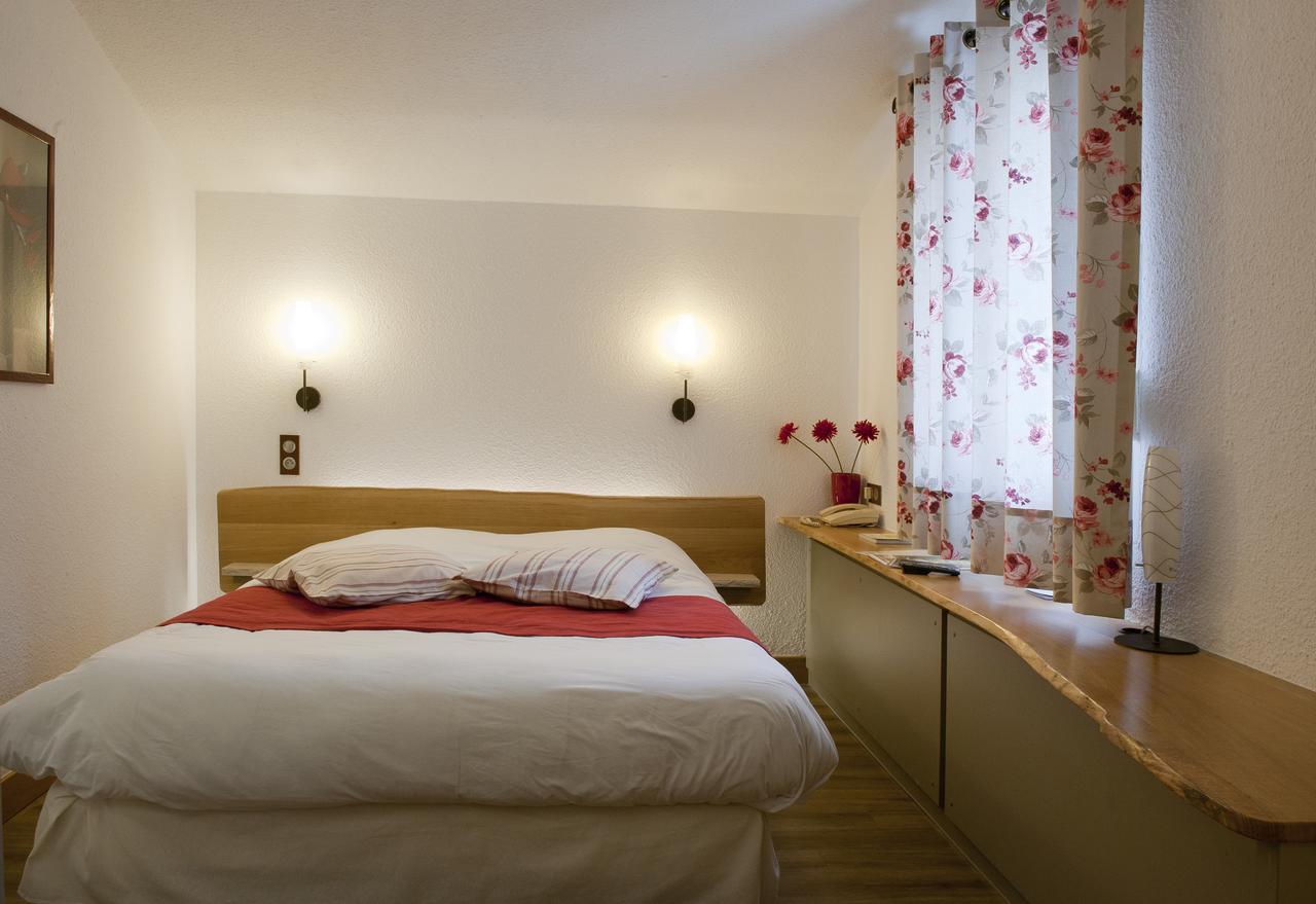 Logis Le Cheval Rouge Otel Sainte-Menehould Oda fotoğraf