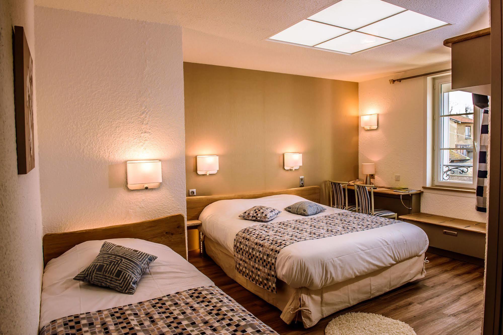 Logis Le Cheval Rouge Otel Sainte-Menehould Dış mekan fotoğraf