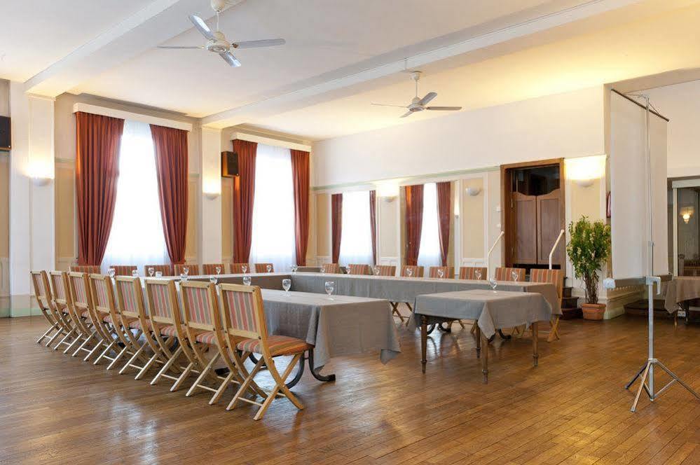 Logis Le Cheval Rouge Otel Sainte-Menehould Dış mekan fotoğraf